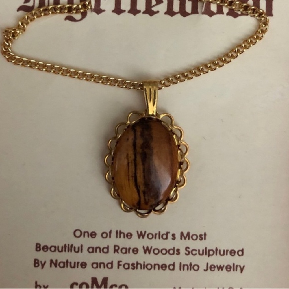Vintage nRare Genuine Oregon Myrtlewood sculptured by nature Necklace 22”